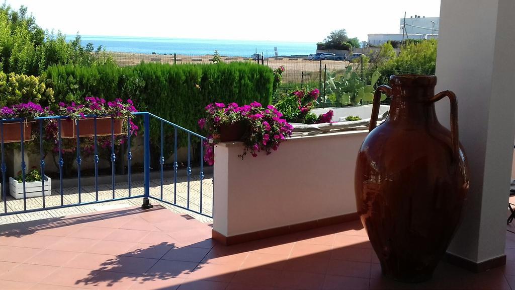 La Caletta Bed And Breakfast 토레 산타 사비나 외부 사진