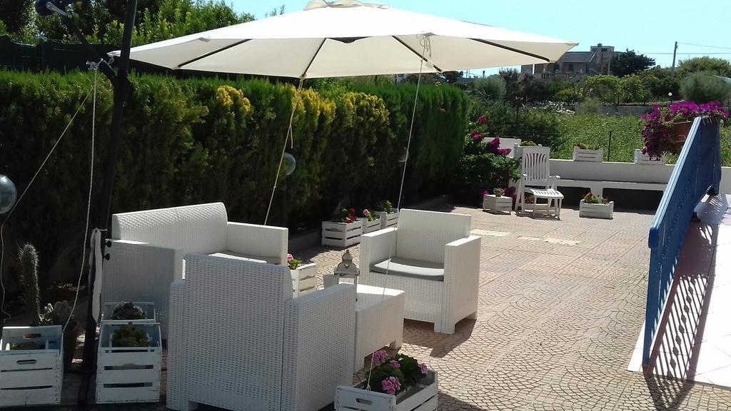 La Caletta Bed And Breakfast 토레 산타 사비나 외부 사진